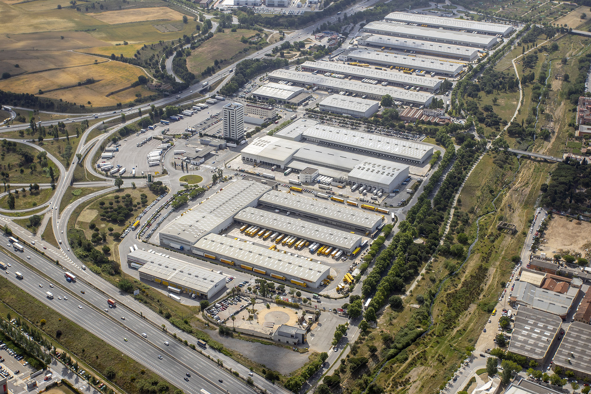 Wenea i la CIM Vallès signen un acord per transformar la mobilitat sostenible al polígon